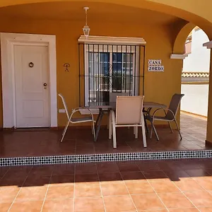  Сasa de vacaciones Lovely 3-bed House In
